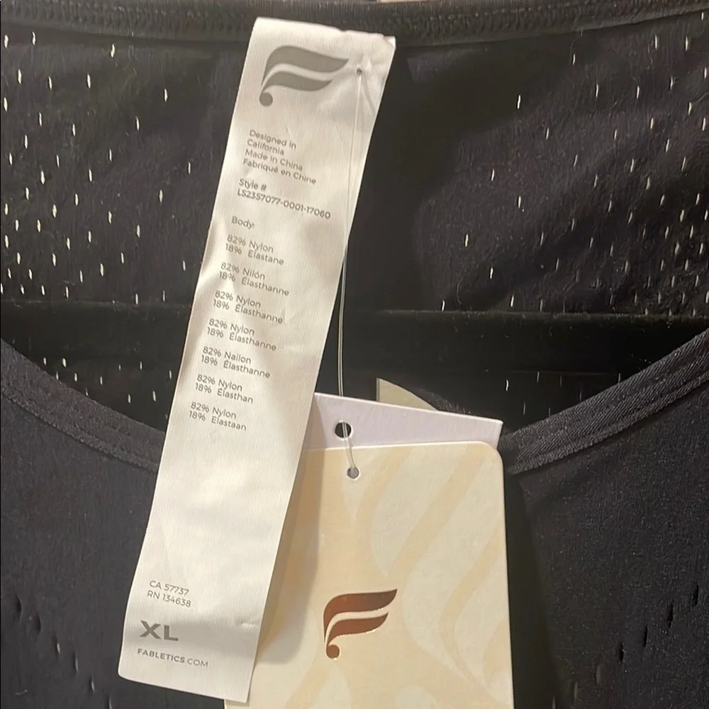 Fabletics Black Sculptknit Contour Long-Sleeve Crop - Picture 2 of 5